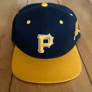 AMERICAN NEEDLE Pittsburgh Pirates Snapback Hat